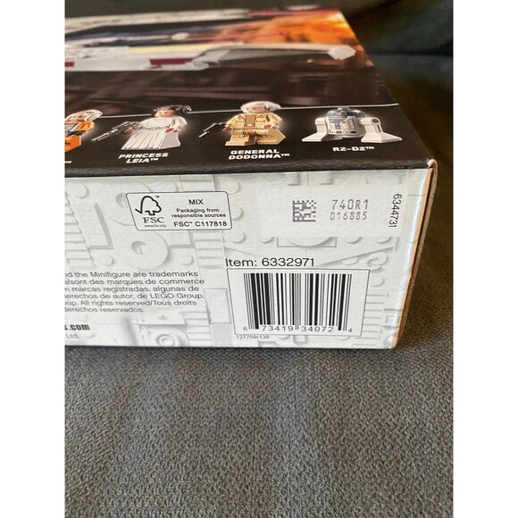 LEGO Star Wars: Luke Skywalker’s X-Wing Fighter (75301) - Brand New & Sealed - Picture 2 of 5